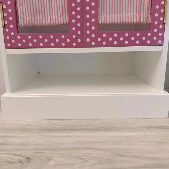 Pink and green princess wardrobe for American Girl Dolls or 18 inch dolls - Picture 8 of 8